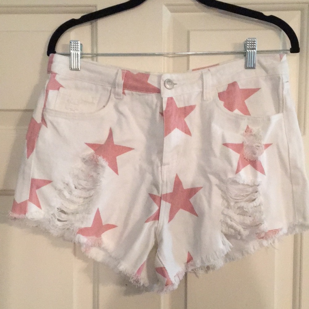 White jean ripped short